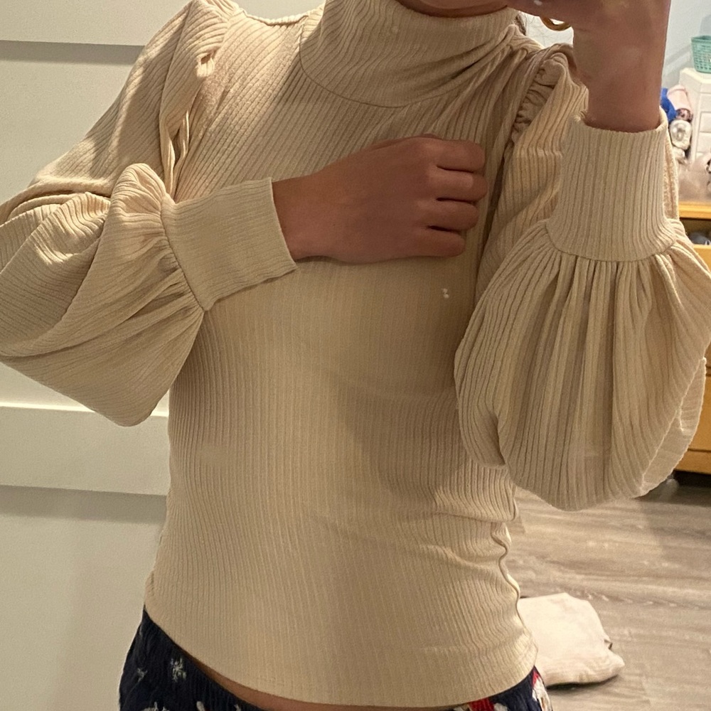 Forever 21 tan turtleneck/sweater blouse. NWT!!